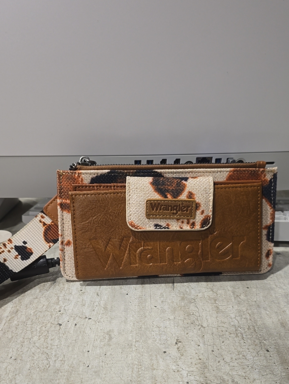 Wrangler Brown Cream Leopard-Print Wristlet